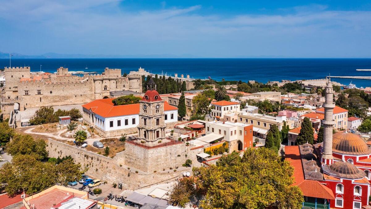 Μεσαιωνική Πόλη της Ρόδου – Δορυφορικά και επίγεια συστήματα στη Ρόδο από τη ΛΥΡΑ ΑΕΒΕ
